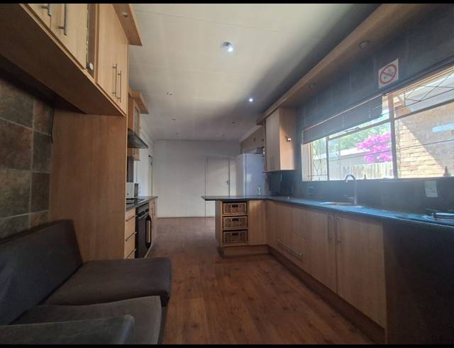 17 BEDROOM HOUSE FOR SALE IN VANDERBIJLPARK SE 7